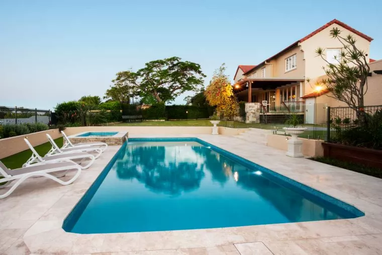 Construire une piscine maçonnée en béton avec une profondeur descendante, Bazas, Maçonnerie Jérôme Lucat