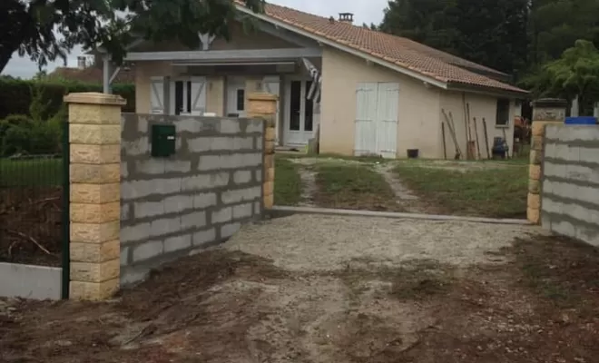 Pose des clôtures et panneaux rigides à Mios avec Maçonnerie Jérôme Lucat, Bazas, Maçonnerie Jérôme Lucat