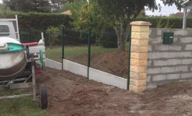 Pose des clôtures et panneaux rigides à Mios avec Maçonnerie Jérôme Lucat, Bazas, Maçonnerie Jérôme Lucat